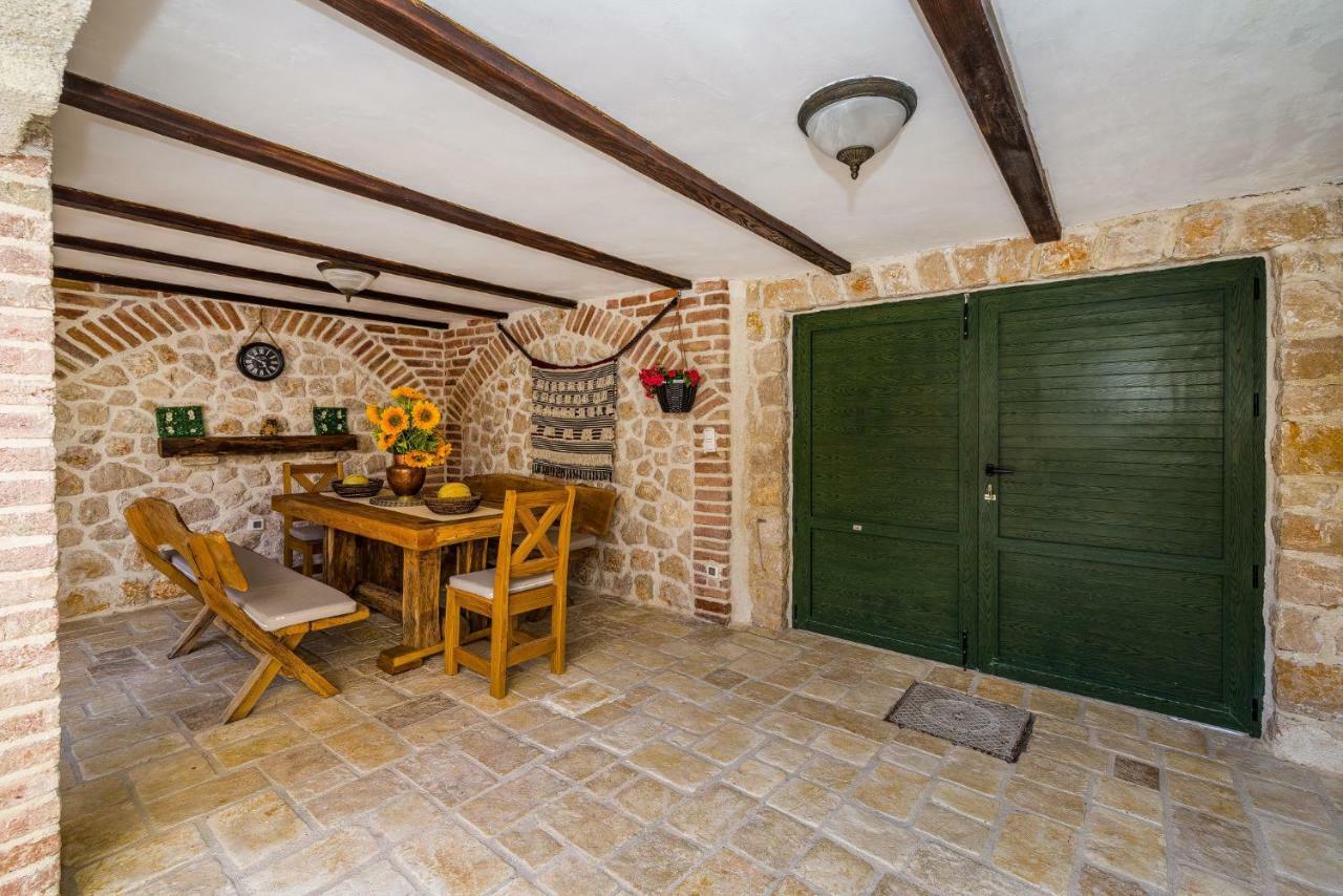 Stone House Ražanac Exterior foto